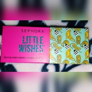 Sephora's little wishes mini eyeshadow palette